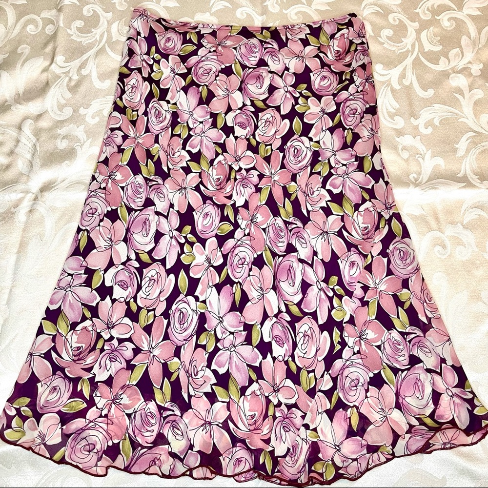 Tabloid Chiffon skirt. Maroon, Pink, Floral Sz. M